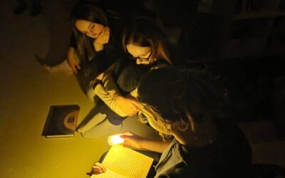 Čitanje pod lampama i prespavanac u školi